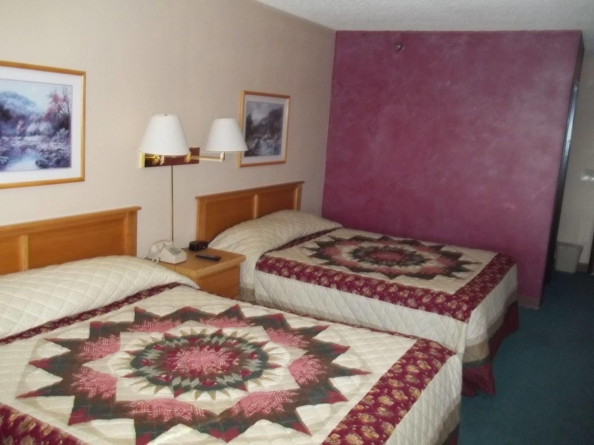 Gaastra Chicaugon Lake Inn מראה חיצוני תמונה